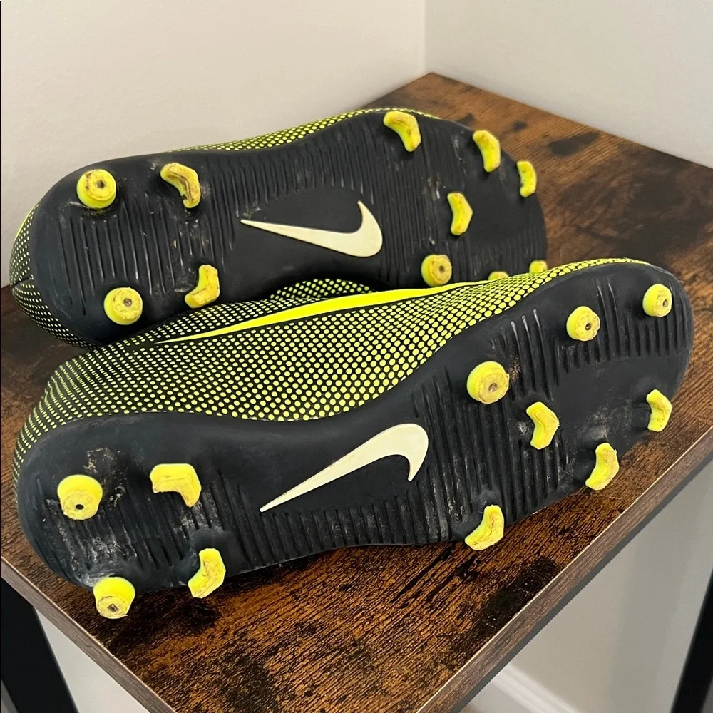 Nike Neon Yellow and Black Bravata Li Firm Ground Soccer Cleats